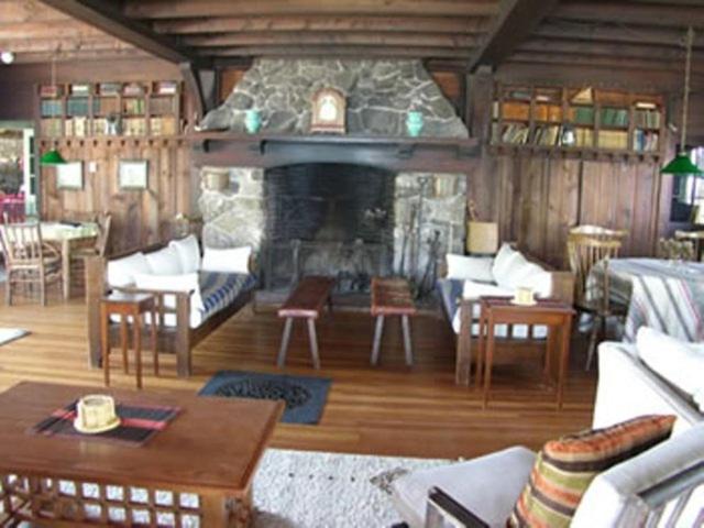Oliver Lodge Meredith Buitenkant foto
